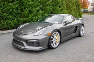 Porsche 718 Cayman GT4 2016 года